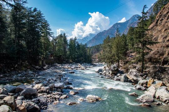 best time to visit  kullu manali 