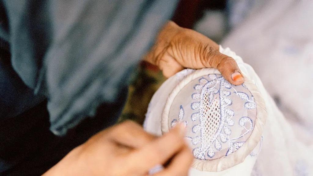 chikankari embroidery lucknow 
